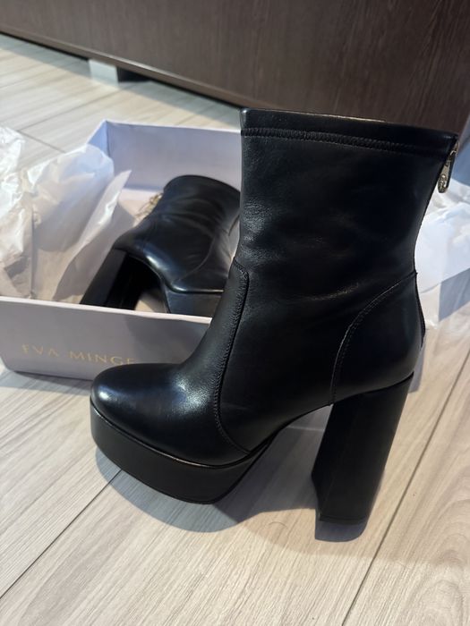 Ghete noi Eva Minge marimea 38