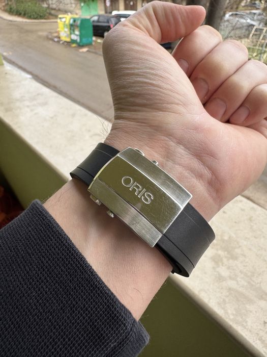 Швейцарски часовник ORIS Aquis 43mm