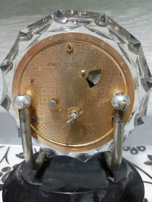 Антиквар часы продаётся