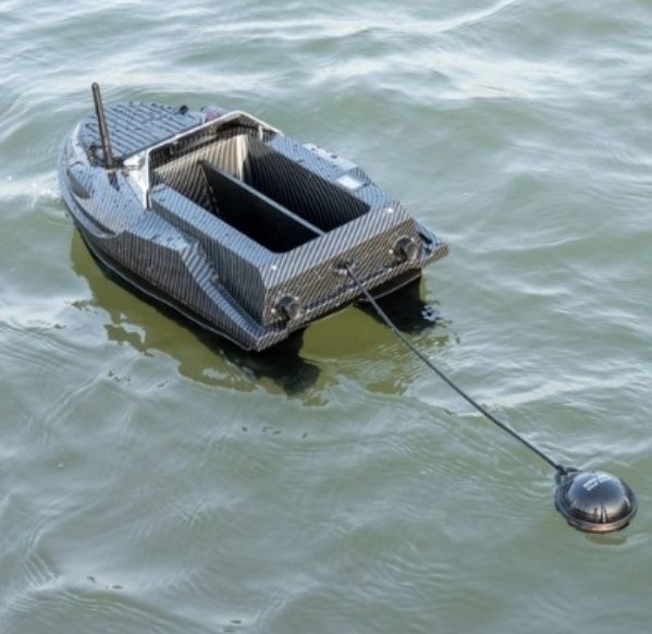 Barca Plantat, Nadit si Momit iUni V080, 4 Mulinete Crap FL EFB 6000 echipate cu Fir