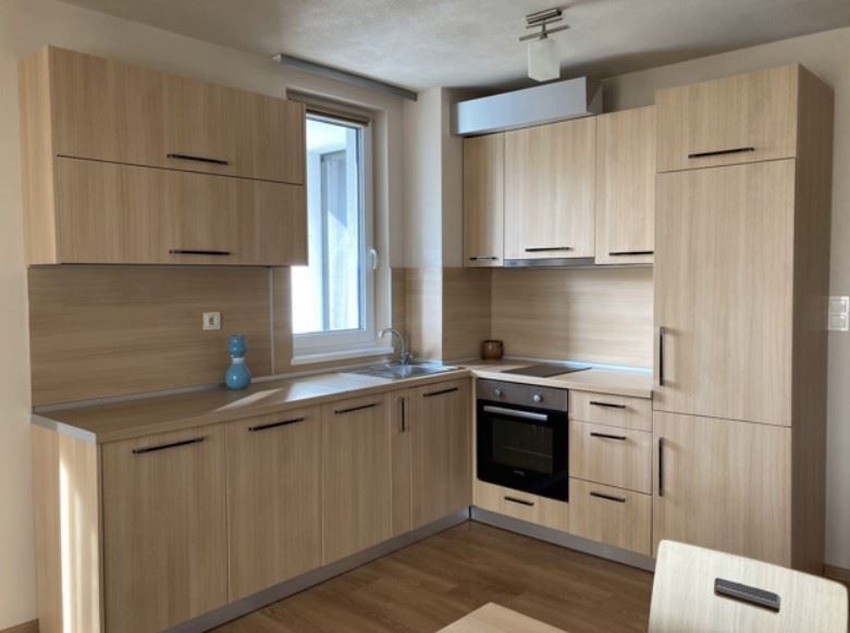 Дава се под наем Тристаен апартамент в София, Обеля 2 - 110 кв.м за 647.19 € - Снимка #2