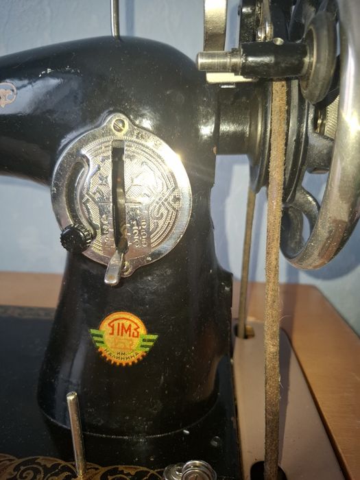 Продам швейную машинку