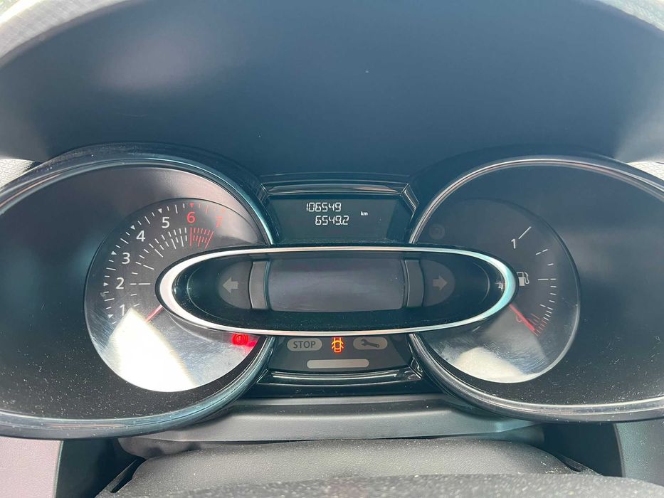Renault Clio 4 facelift 2019 Avariat 0.9 tce 106.000 km aer conditionat bose usor avariat deplasabil