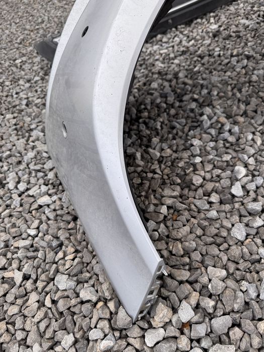 Продавам предна броня за мерцедес  C класа W205