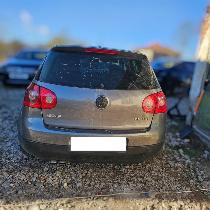 Продавам Голф 5ци и други коли на ЧАСТИ имам НОВИ Части/Автоаксесоари