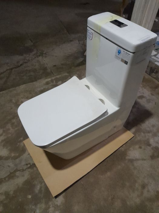 АКЦИЯ...Продам новые лытие унитазы.