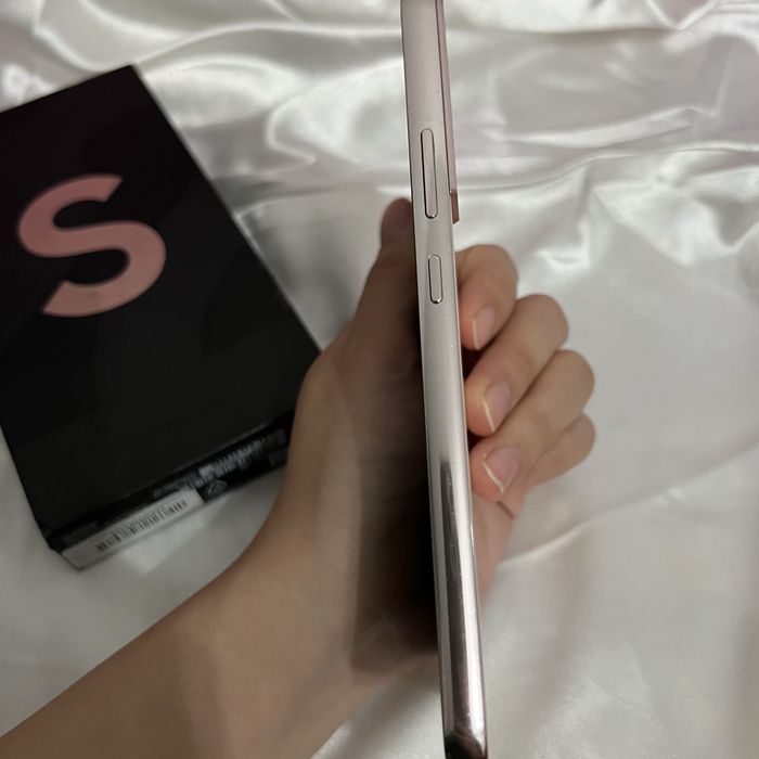 Samsung Galaxy S22+ смартфон