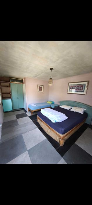 Имот + 3 къщи в село ВАРВАРА