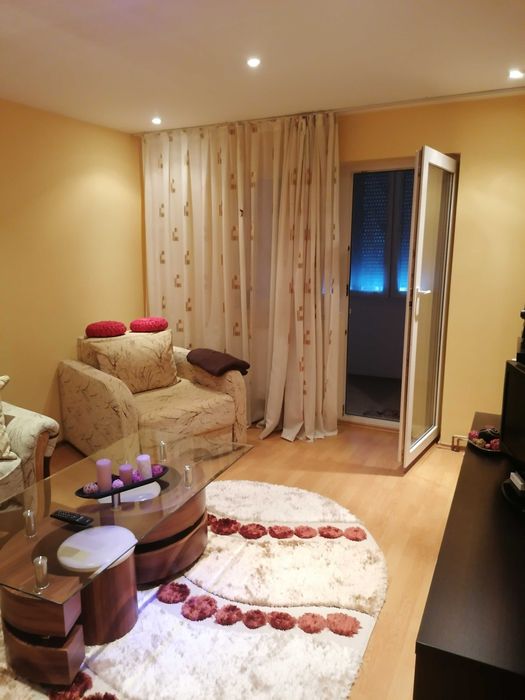 Apartament 3 camere decomandat, mobilat, 2 băi, zonă excelentă