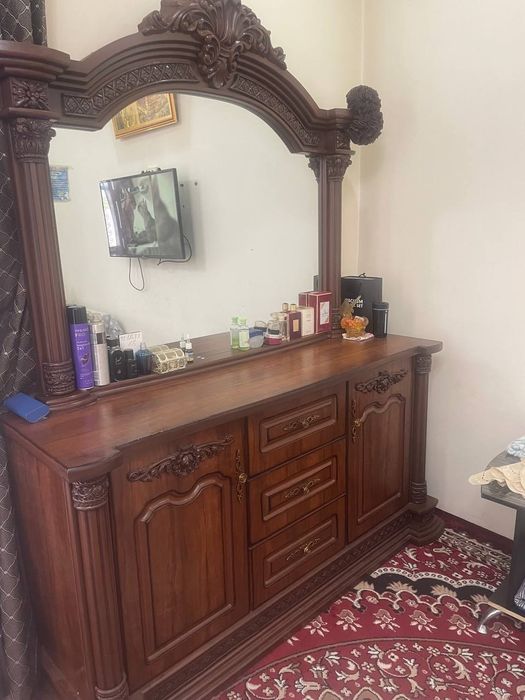 Срочно продаётся своя мебель в отличном состоянии