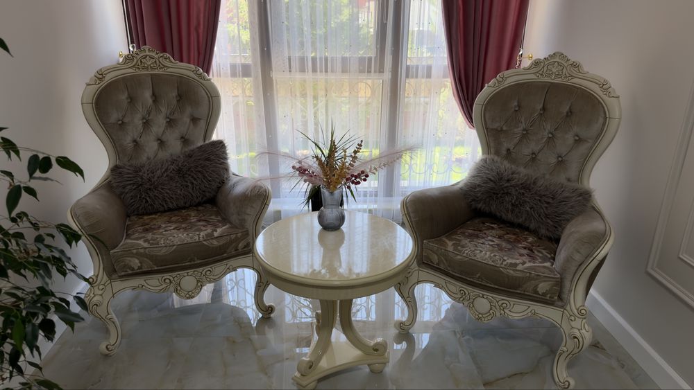 Продам 2 комплекта диваны с кремлами
