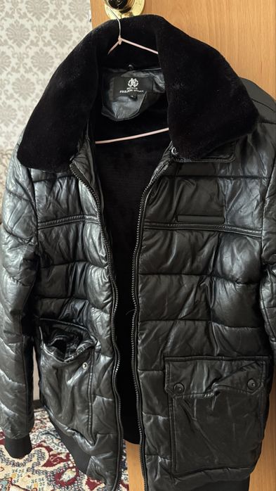 Продам мужские куртки