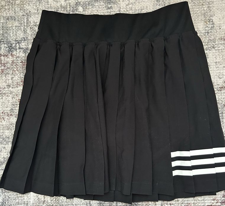 Пола Adidas, нова