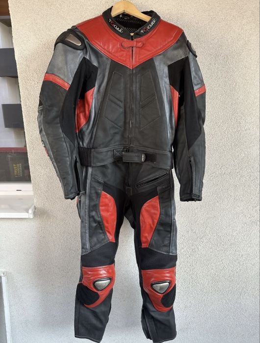 Vand combinezon moto de piele din 2 piese