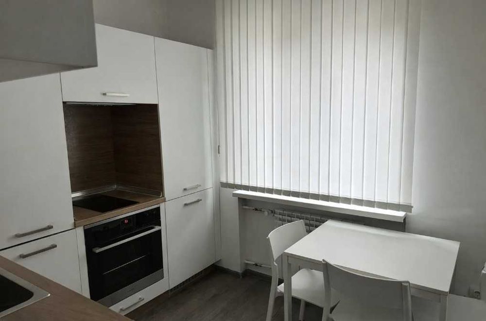 Дава се под наем Двустаен апартамент в София, Център - 76 кв.м за 796.62 € - Снимка #2