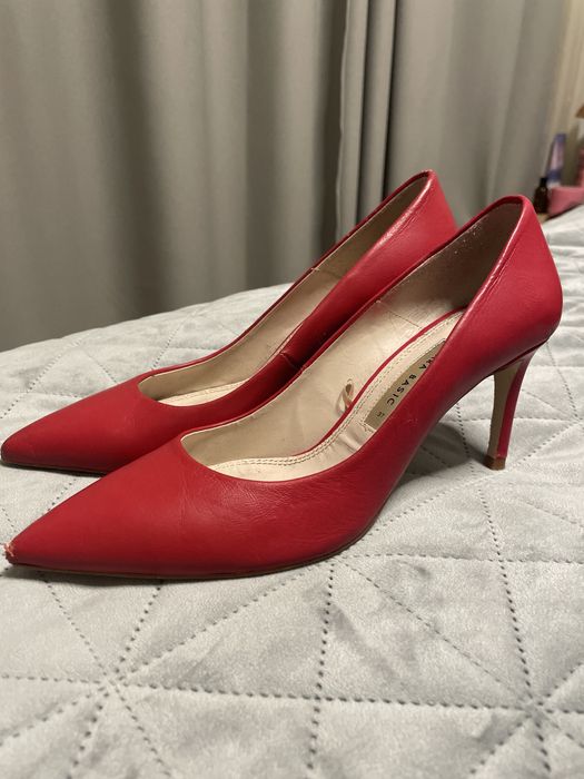 Дамски кожени обувки Zara