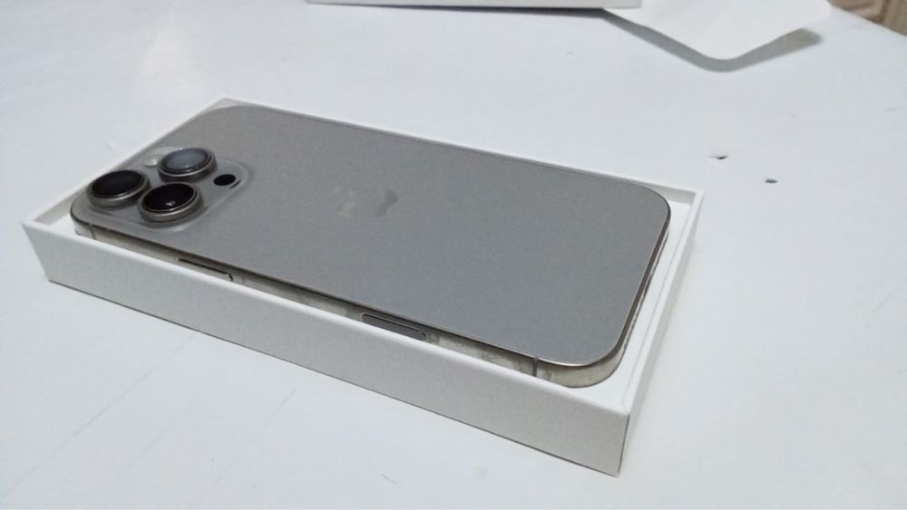 iPhone 16 Pro Max