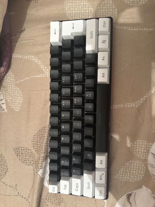 Tastatură cu fir de gaming