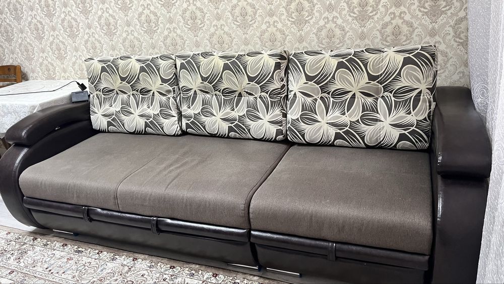 Продам диван.