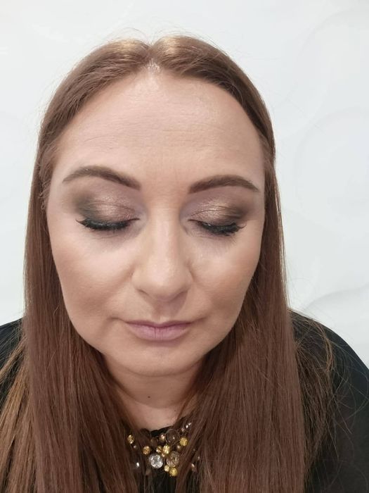 Machiaj natural ,simplu si fresh-70 lei