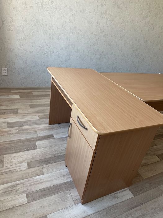 Продам стол за 30тыс