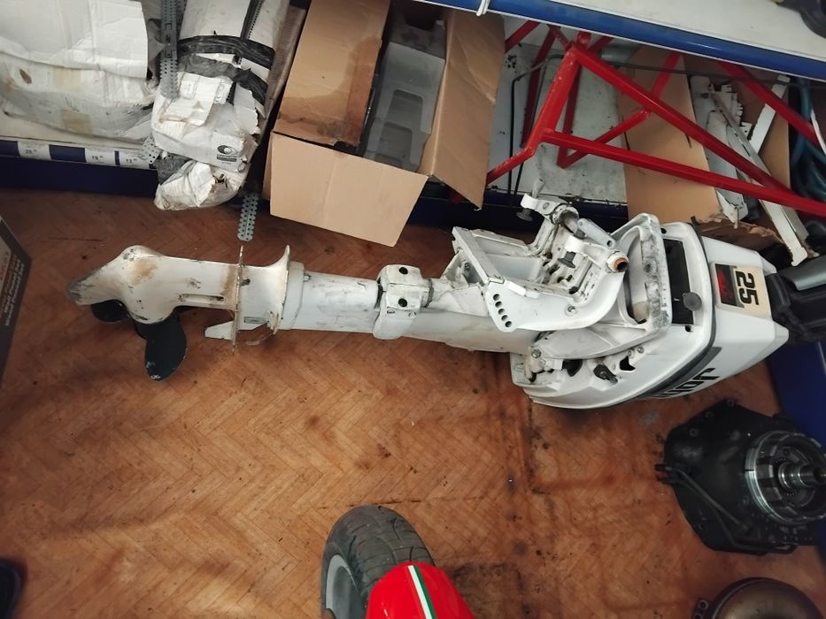 Извънбордов двигател Johnson 25 HP (Дълъг ботуш)
​ОПИСАНИЕ:
Продавам легендарен двутактов модел на Johnson, известен със своята здравина и безкомпроми