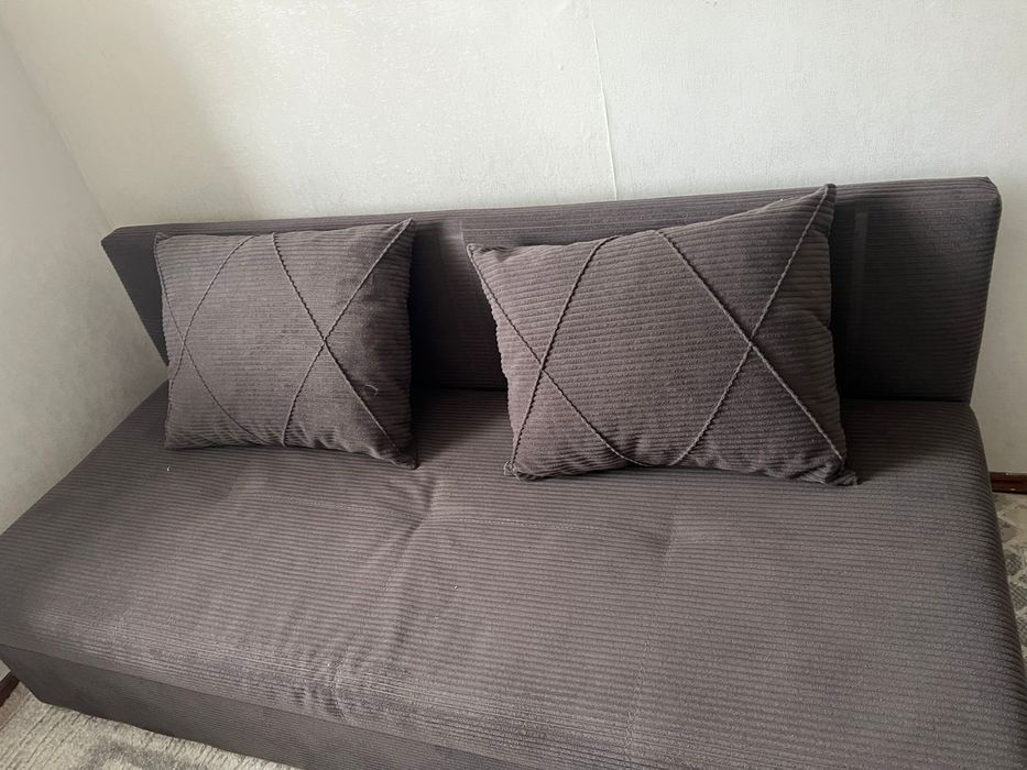 Продается удобный диван в хорошем состоянии