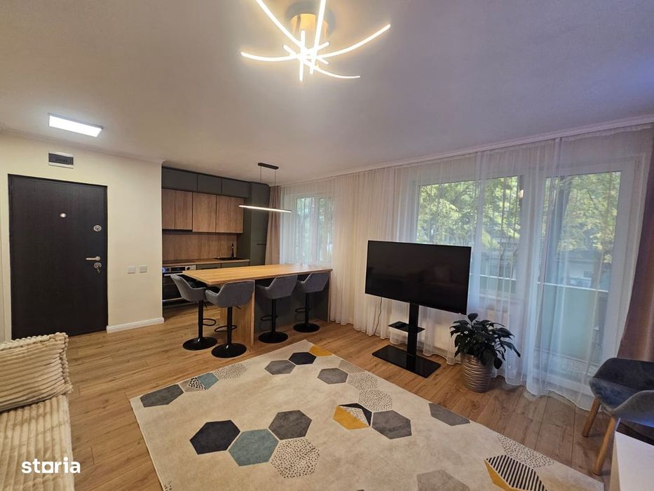 Chirie, apartament cu 2 camere, zona Shopping Plaza, prima închiriere