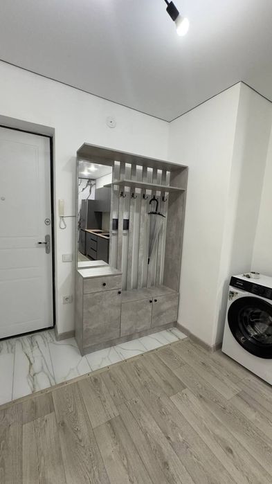 Ищем 1 девушку, возраст не важен.