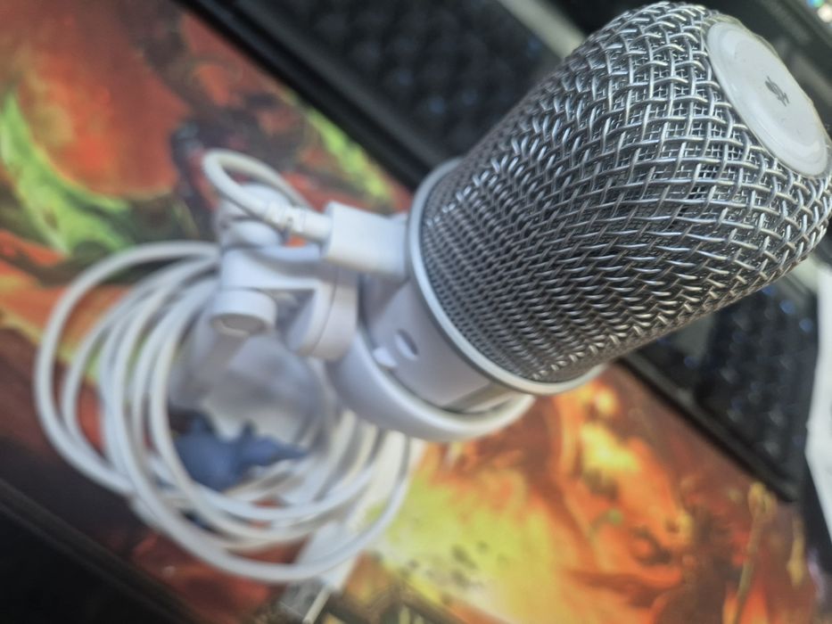 HyperX Microfon USB SoloCast - Ediție albă pentru streaming