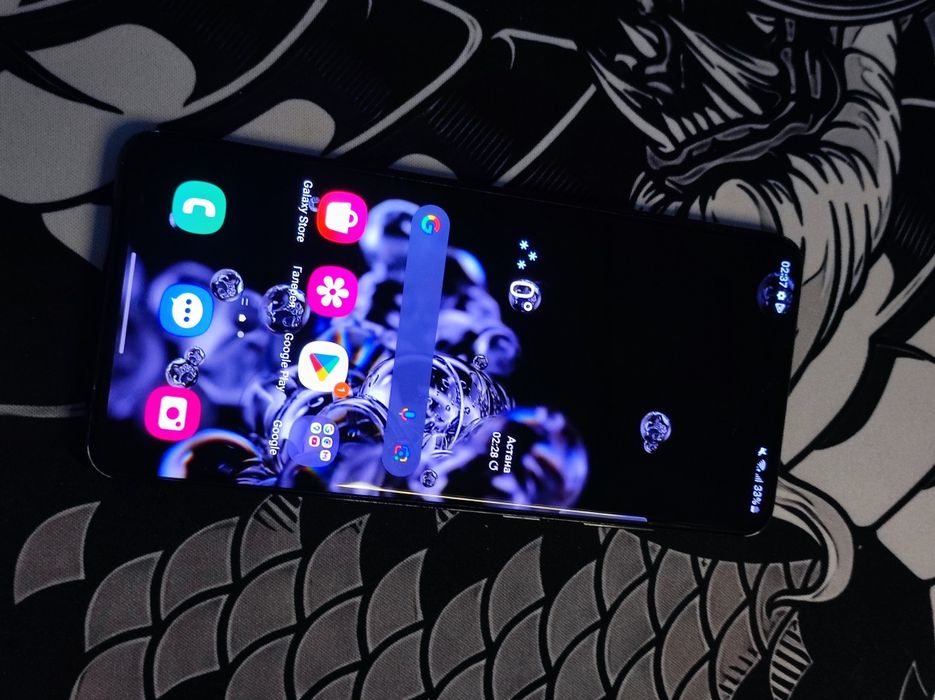 Samsung s20 plus, в хорошем состоянии