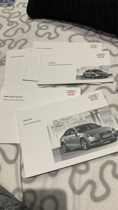 Mape auto carti originale piele auto AUDI, BMW, PORSCHE si manualele