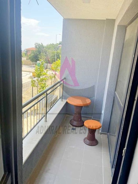 Дава се под наем Двустаен апартамент в к.к. Св.Св. Константин и Елена - 50 кв.м за 700 € - Снимка #4