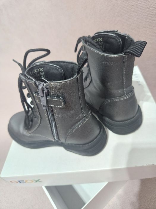 Детски боти Geox