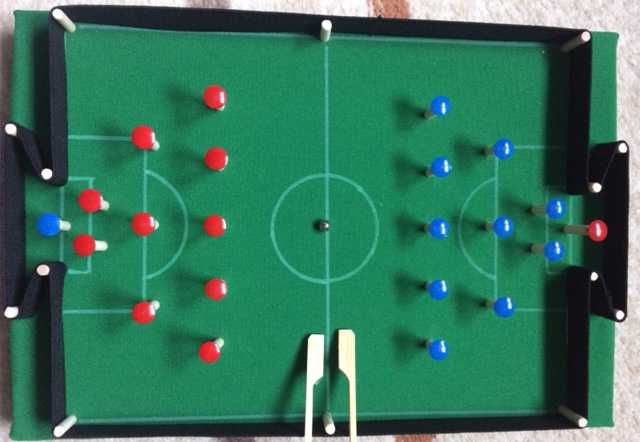 Joc fotbal de colecție, cu bilă și pioni din lemn pentru copii