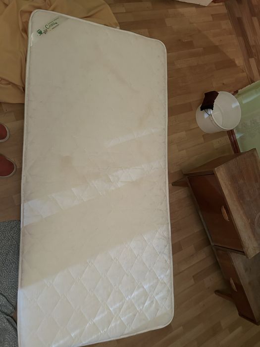 односпальная кровать