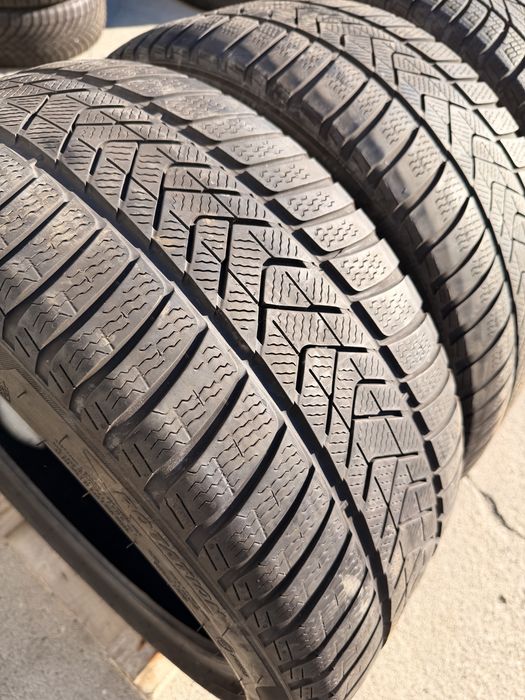 Set anvelope 275/35R19 si 245/40R19 Pirelli Run-Flat Iarna