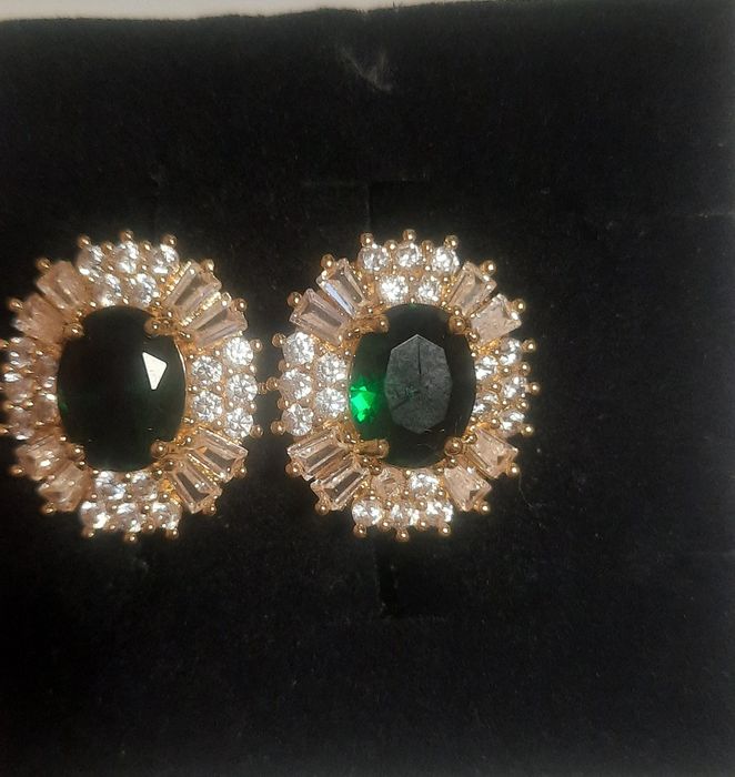 Cercei placați cu aur noi