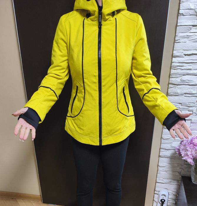 Дамско туристическо яке Guess размер S