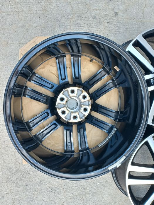 19.Оригинални Mercedes X W470 7.5ж ет50 Blac Polish 6x114.3 Като Нови