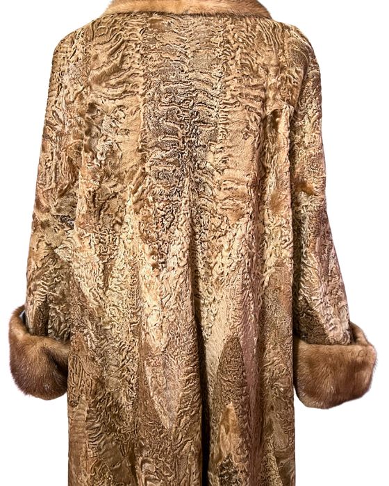 Шуба из каракульчи и норки