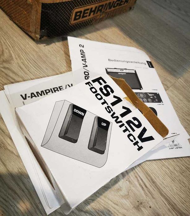 Усилвател кубе berhinger V-ampire LX112 120W вградени ефекти и суич педал