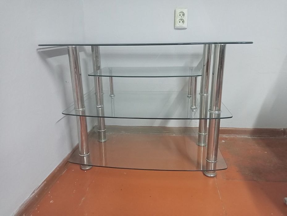 Мебель для цветочки или т. д очень качественно и  красиыво