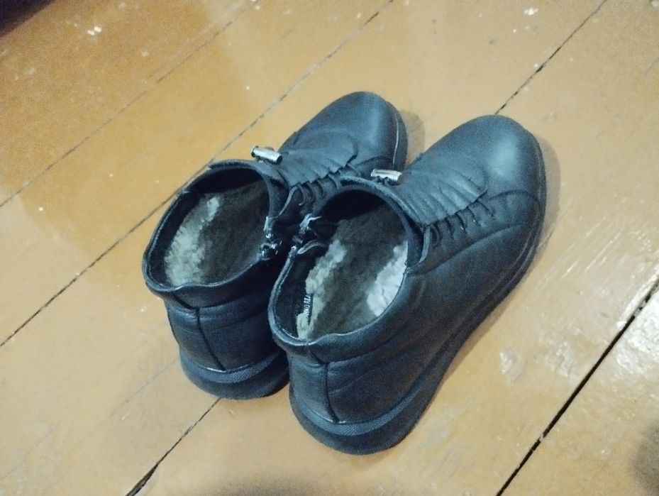 Erkaklar qishki poyabzali