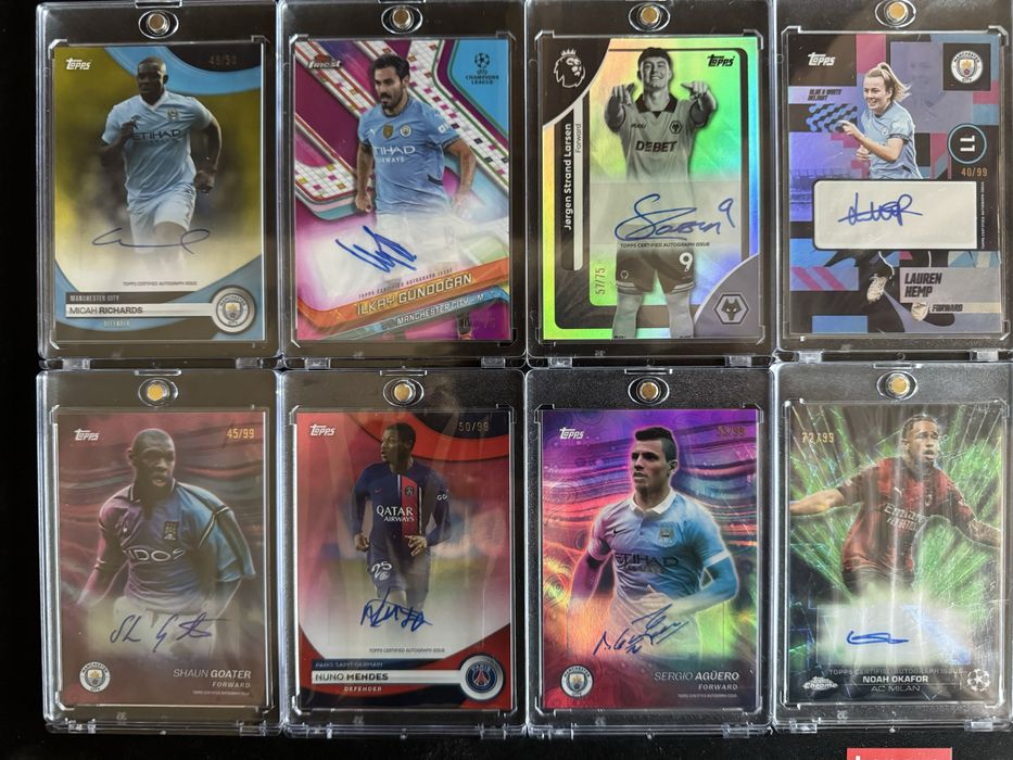 Футболни карти с автографи