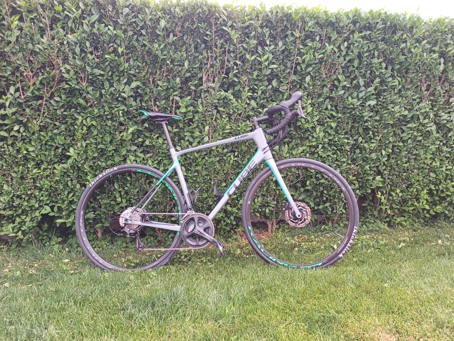 Cube Attain карбон