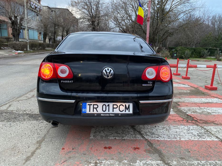 Vând Volkswagen Passat 1.6 TDI Bluemotion