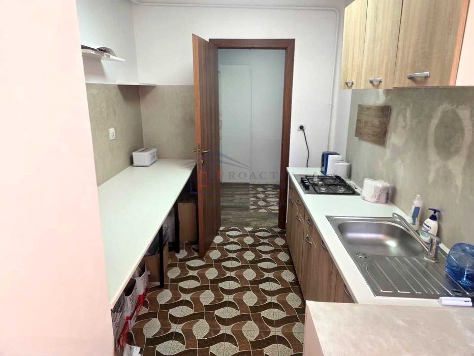 Persoana fizica vand apartament cu 2 camere si dependinte, 56mp, parter, vis a vis de magazinul general Bucuvina
