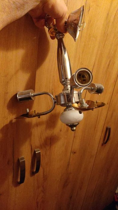 Люстры дешево срочно б/у