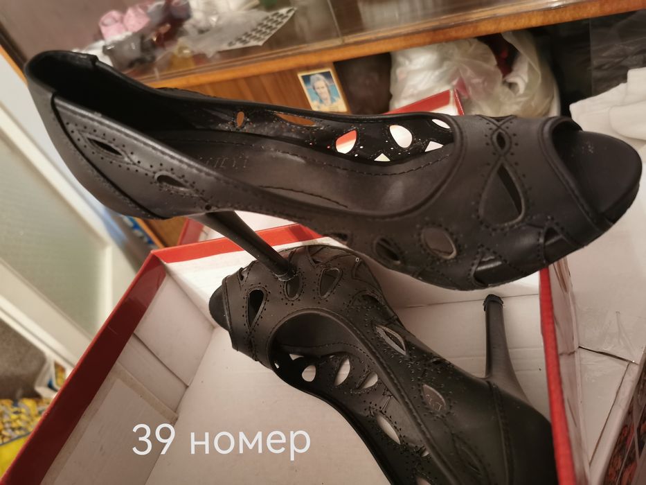 Обувки на ток -ежедвневни и официални